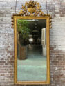 antique mirrors Anouk Beerents with crest